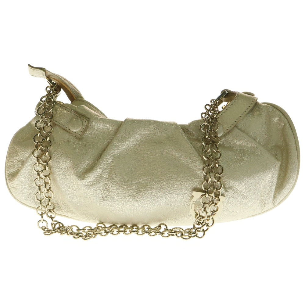 Salvatore Ferragamo(サルヴァトーレ フェラガモ) ガンチーニ メタリックレザー チェーンショルダーバッグ ゴールド金具 アイボリー