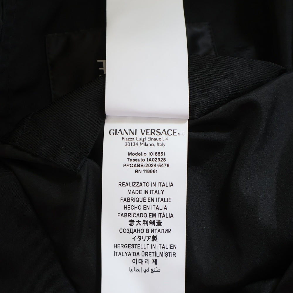GIANNI VERSACE(ジャンニ ヴェルサーチ) メデューサチャーム ナイロン フーデッド ジップアップ ウィンドブレーカー ジャケット ブラック/ゴールド 1018851