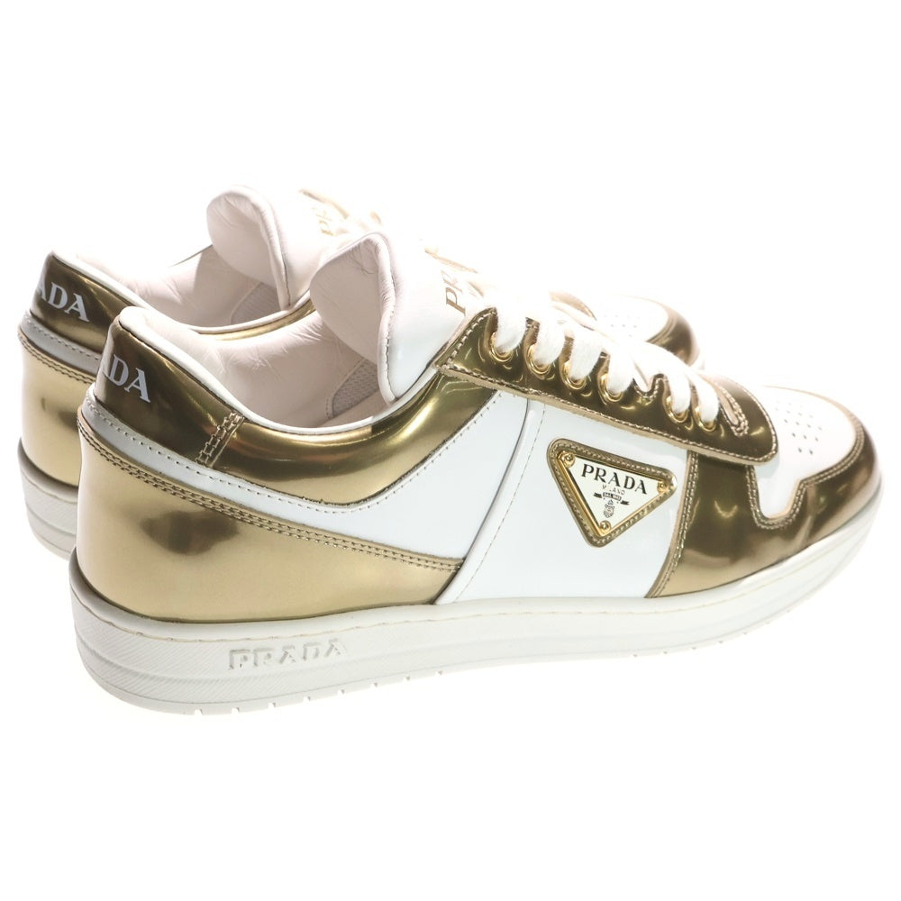 PRADA(プラダ) ダウンタウン トライアングルロゴプレート パテント コンビレザー レースアップ ローカットシューズ スニーカー ゴールド/ホワイト 2EE364