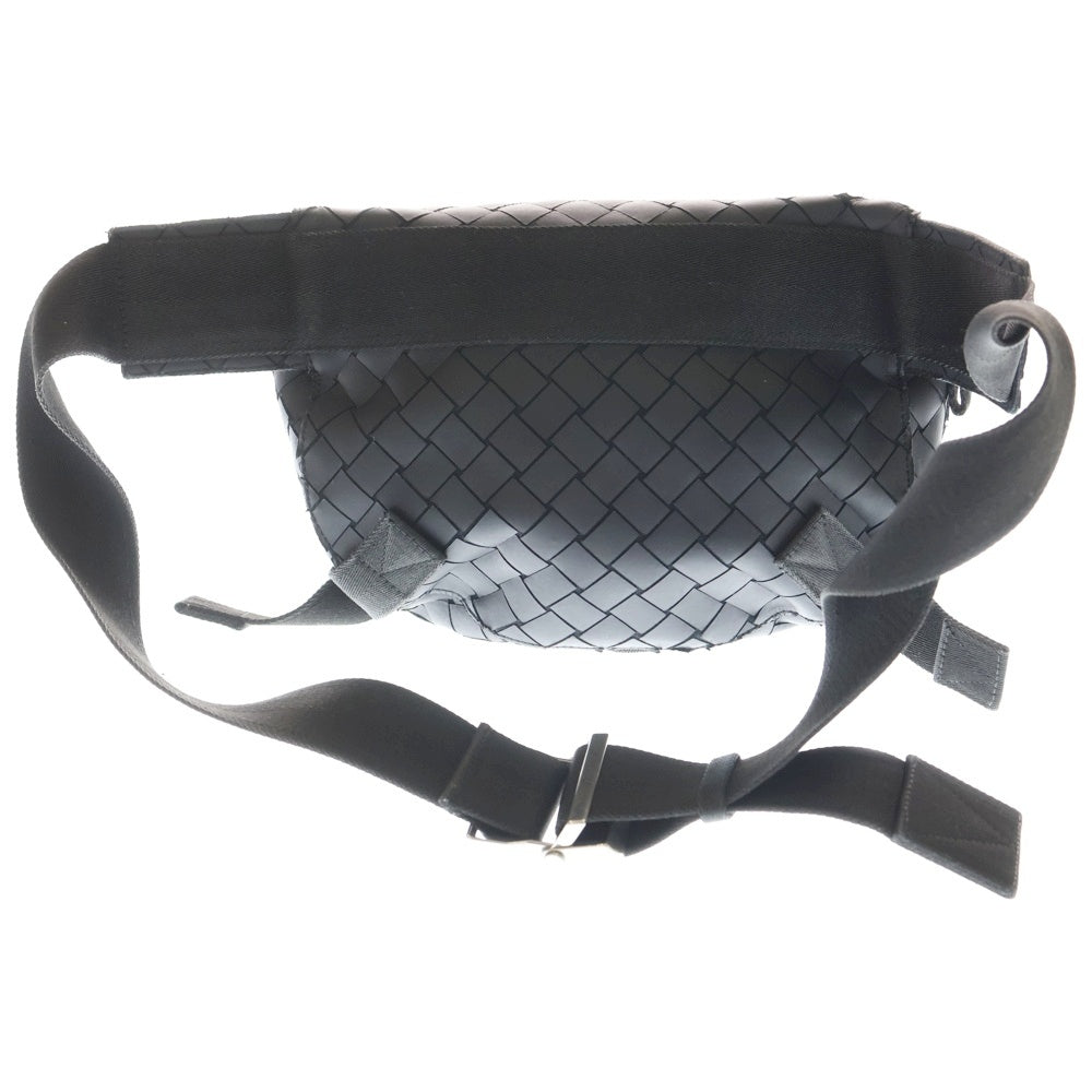 BOTTEGA VENETA(ボッテガヴェネタ) イントレチャート ボディバッグ ウエストバッグ ショルダーバッグ ブラック レザー シルバー金具 レディース