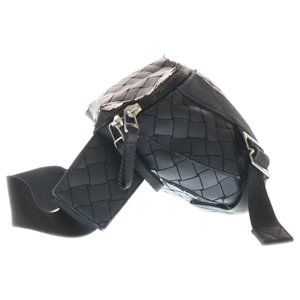 BOTTEGA VENETA(ボッテガヴェネタ) イントレチャート ボディバッグ ウエストバッグ ショルダーバッグ ブラック レザー シルバー金具 レディース