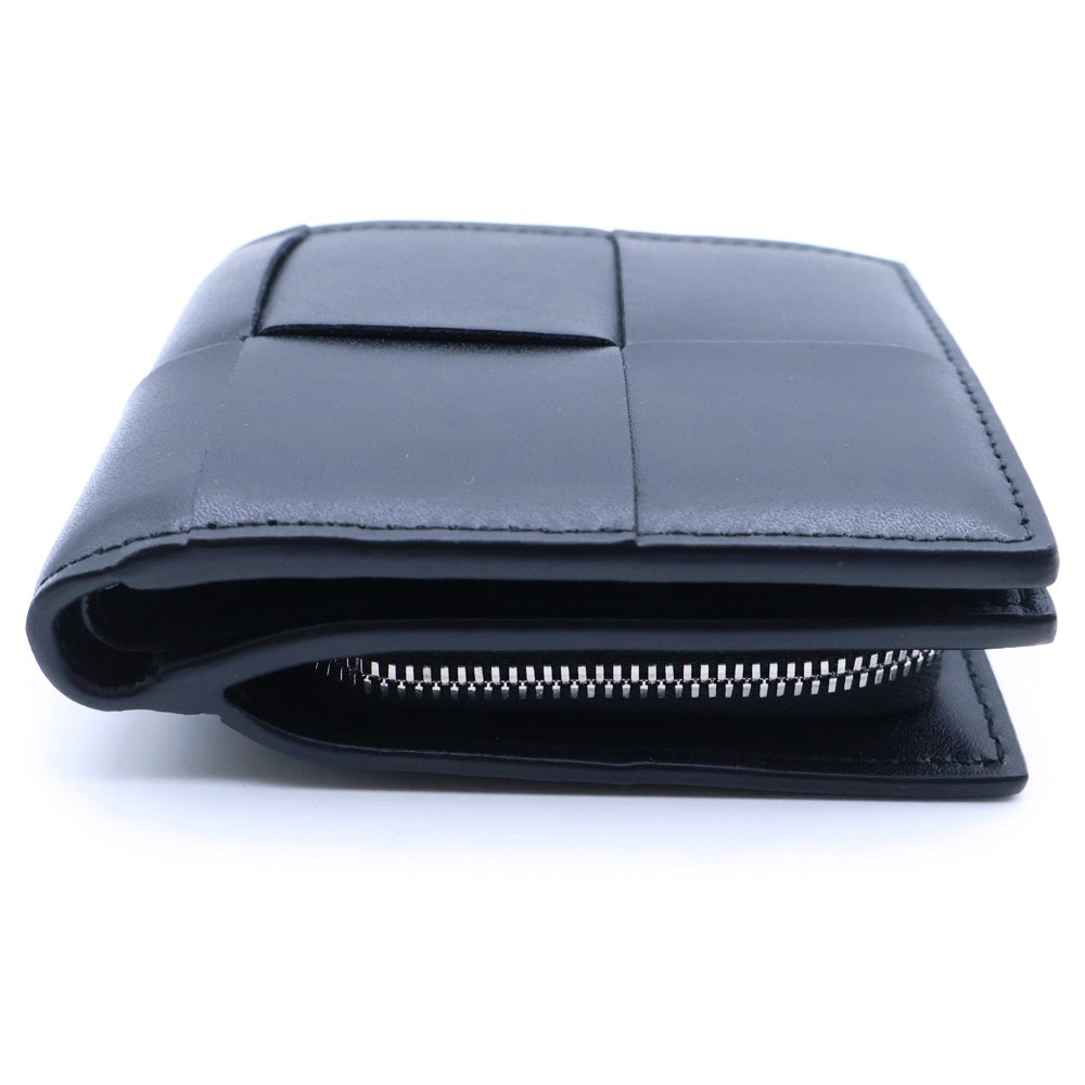 BOTTEGA VENETA(ボッテガヴェネタ) マキシイントレチャート カセット 二つ折り財布 コンパクトウォレット コインケース L字ファスナー ブラック レザー シルバー金具