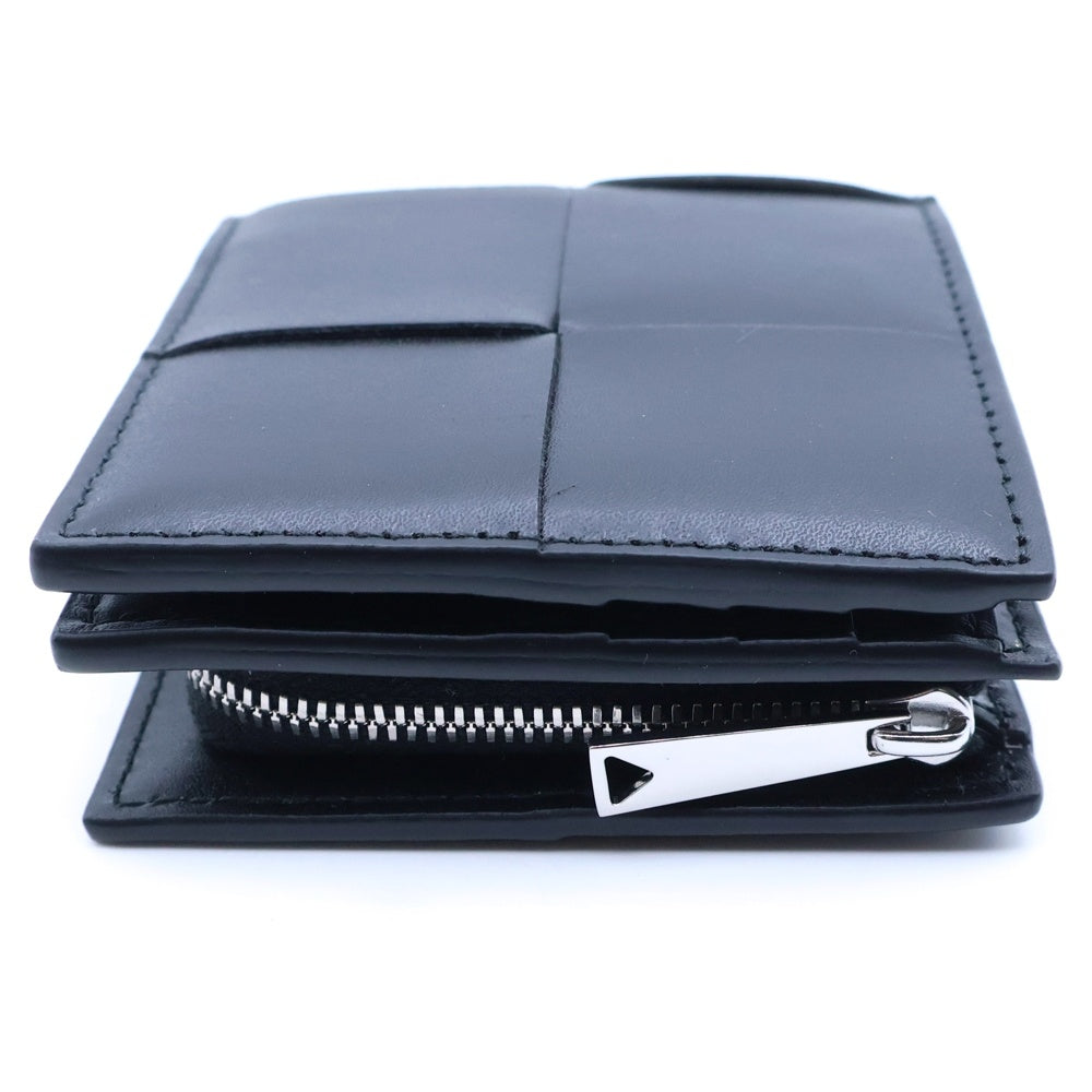 BOTTEGA VENETA(ボッテガヴェネタ) マキシイントレチャート カセット 二つ折り財布 コンパクトウォレット コインケース L字ファスナー ブラック レザー シルバー金具