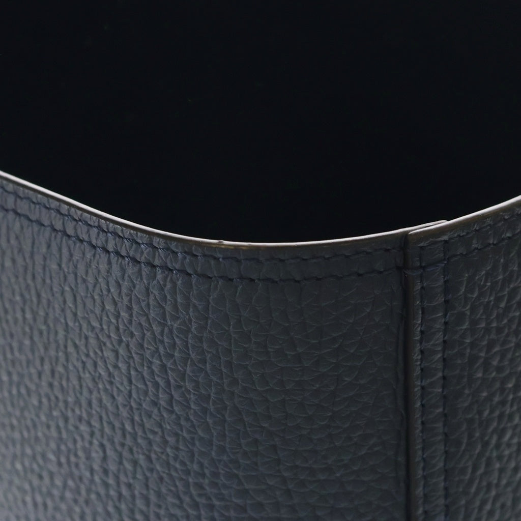 LOUIS VUITTON(ルイヴィトン) カバ・ヴォワヤージュ トートバッグ トリヨン レザー ネイビー M53240