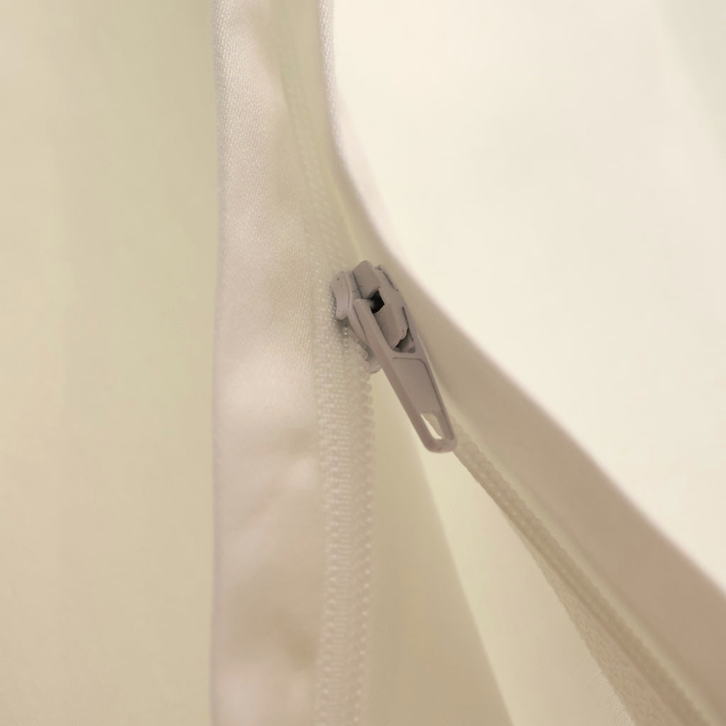 BALENCIAGA(バレンシアガ) ホテルズアンドリゾーツ ロゴ コットン ピローカバー 枕カバー ホワイト