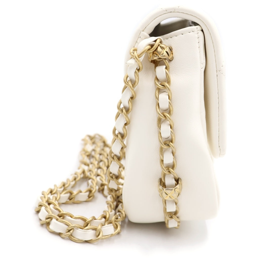 CHANEL(シャネル) マトラッセ18 チェーンアラウンド ミニフラップ ラムスキン レザー チェーンショルダー バッグ ゴールド金具 ホワイト レディース