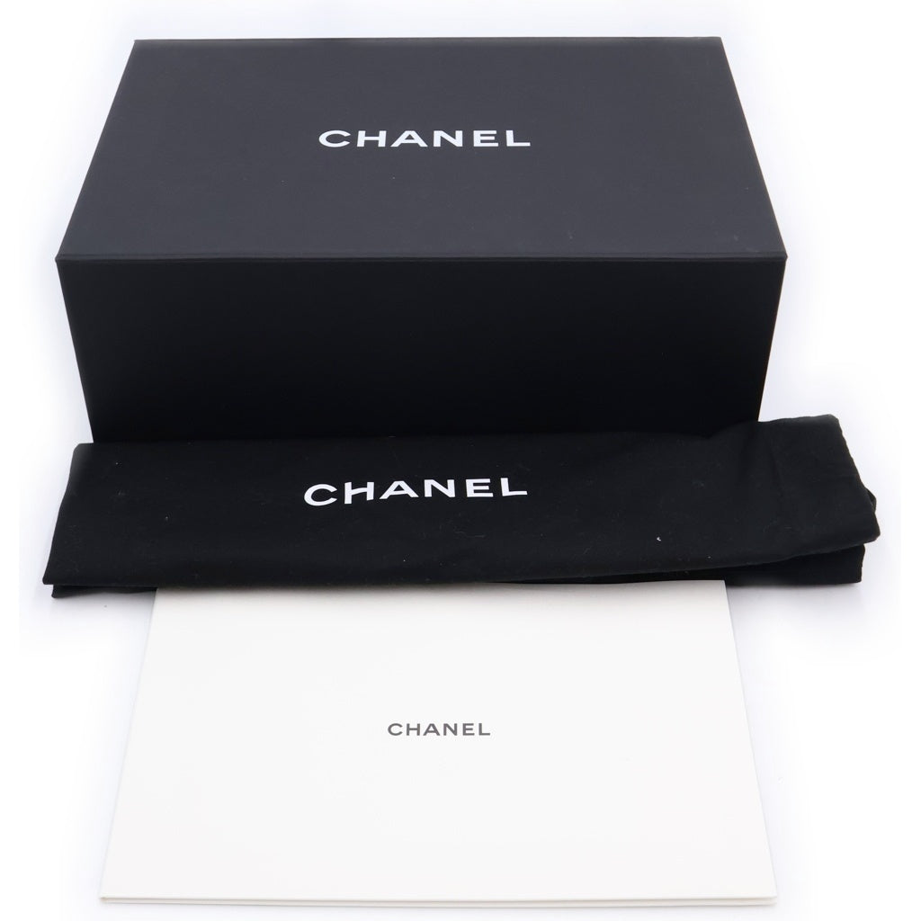 CHANEL(シャネル) マトラッセ18 チェーンアラウンド ミニフラップ ラムスキン レザー チェーンショルダー バッグ ゴールド金具 ホワイト レディース
