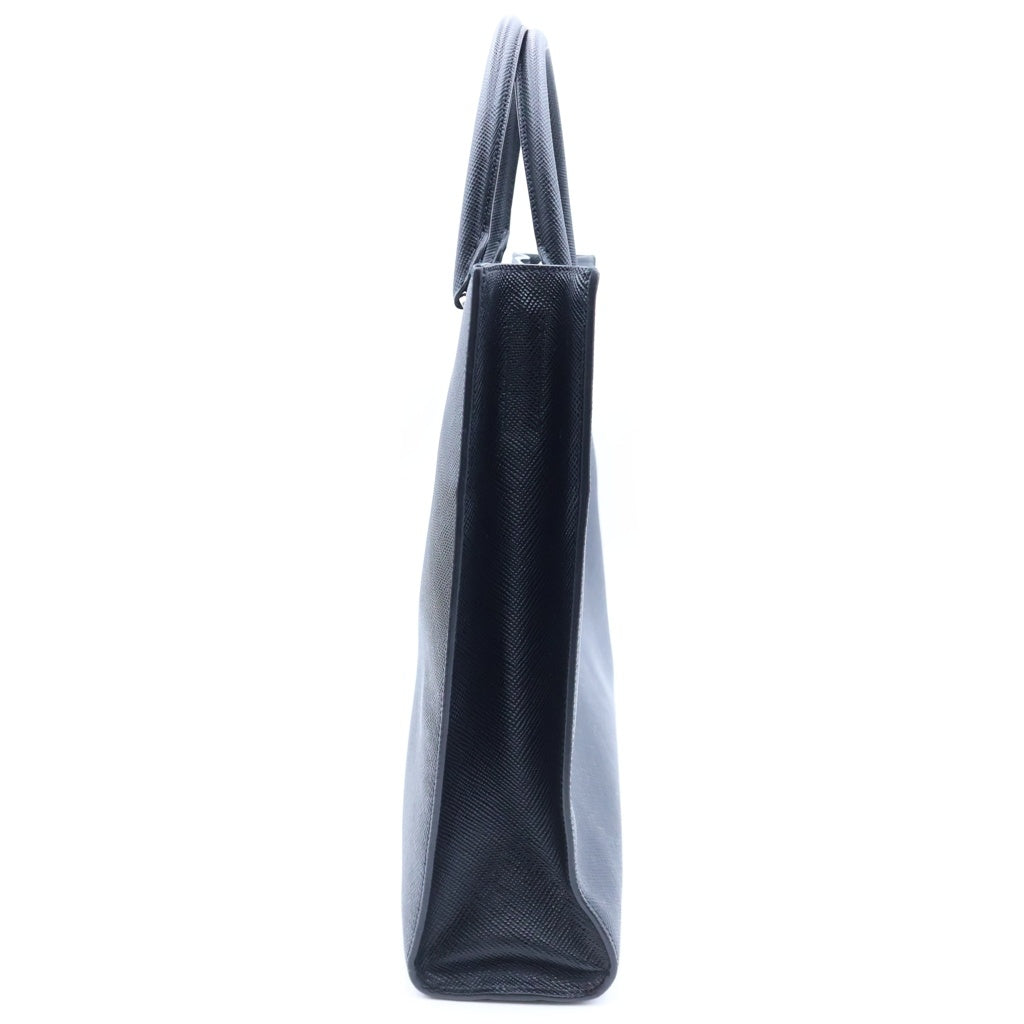 PRADA(プラダ) トライアングルロゴ サフィアーノ レザー 2WAY トートバッグ ショルダーバッグ ビジネスバッグ ブラック 2VG101