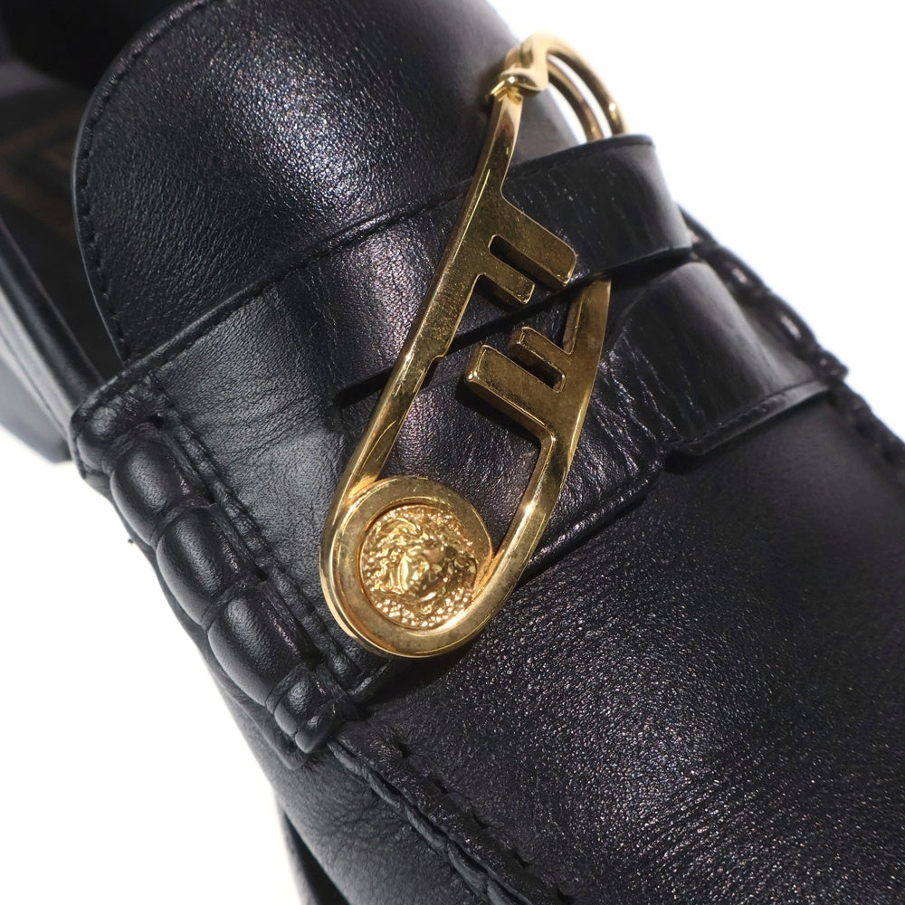 FENDI(フェンディ) ×VERSACE FENDACE ヴェルサーチェ フェンダーチェ FFロゴ セーフティピン レザーシューズ ローファー ブラック 7D1527