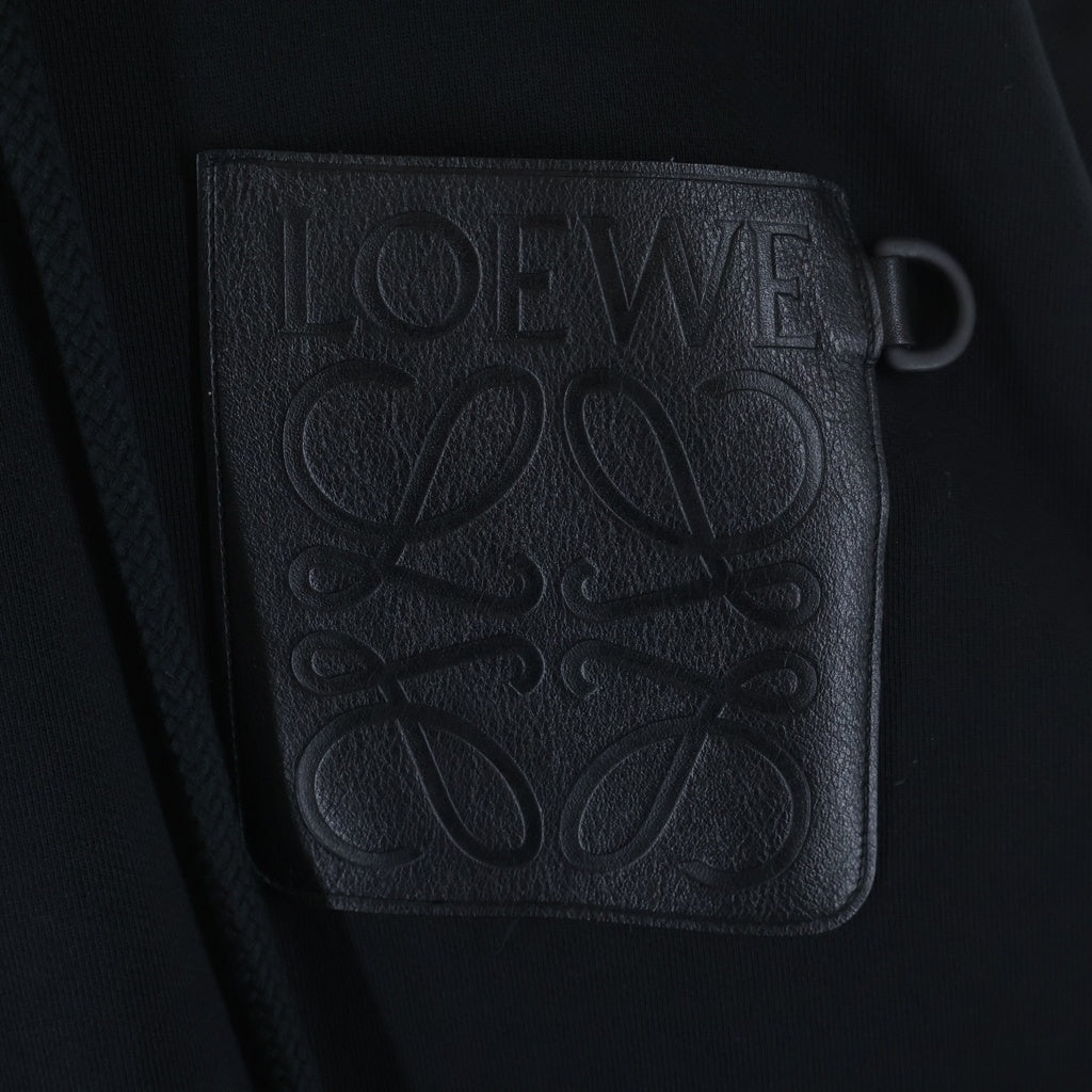 LOEWE(ロエベ) ANAGRAM PATCH POCKET HOODIE アナグラム レザーパッチポケット フーディ 長袖スウェットパーカー ブラック H526Y25X21