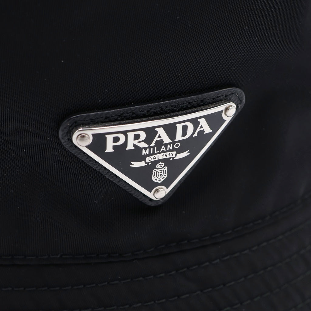 PRADA(プラダ) Re Nylon CAP リナイロン トライアングルロゴプレート バケットハット 帽子 ブラック 2HC137
