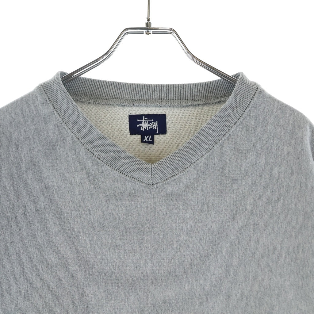 STUSSY(ステューシー) フロントロゴ刺繍スウェット クルーネックトレーナー グレー