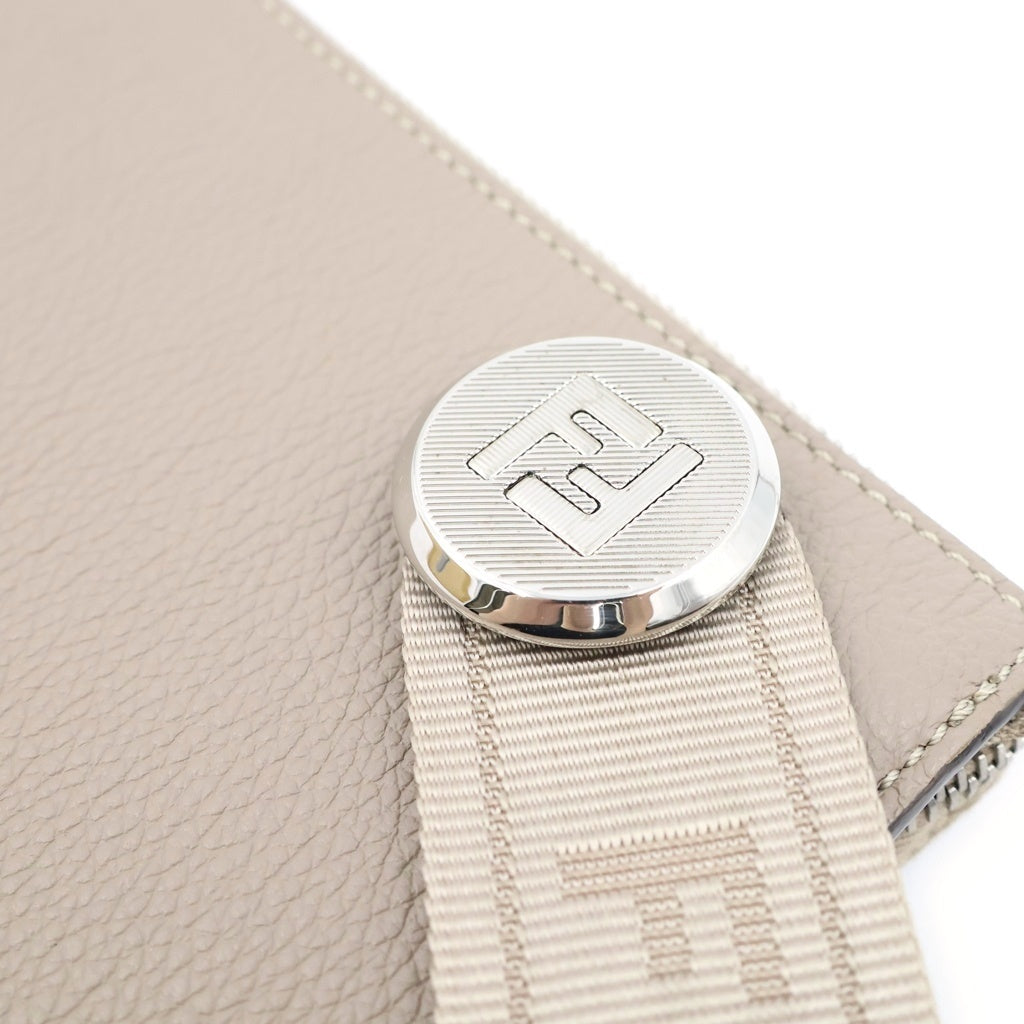 FENDI(フェンディ) Chiodo Clutch キオード クラッチバッグ ベージュ 7VA621