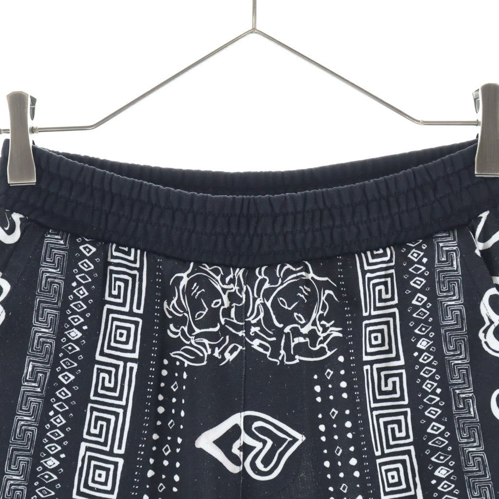 VERSACE(ヴェルサーチ) Bandana print 総柄 バンダナ ショーツパンツ ブラック A230813