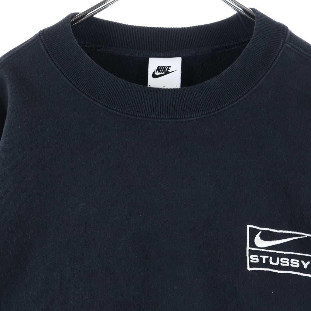 STUSSY(ステューシー) ×NIKE Fleece Crew ナイキ フリース フロントロゴ刺繍 トレーナー ブラック