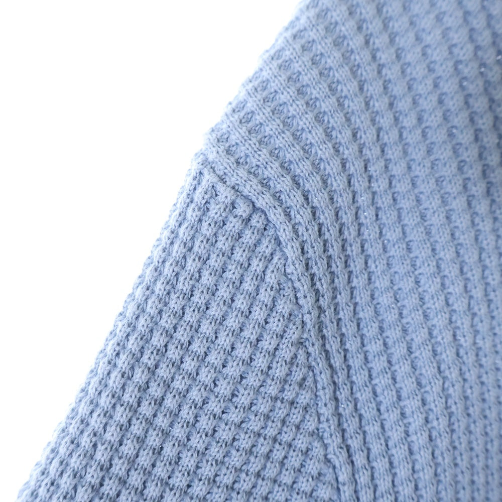 MONCLER(モンクレール) 23SS ロゴプリント クルーネック ワッフル ロングスリーブ 長袖ニット セーター ライトブルー I20919C00007 M1367