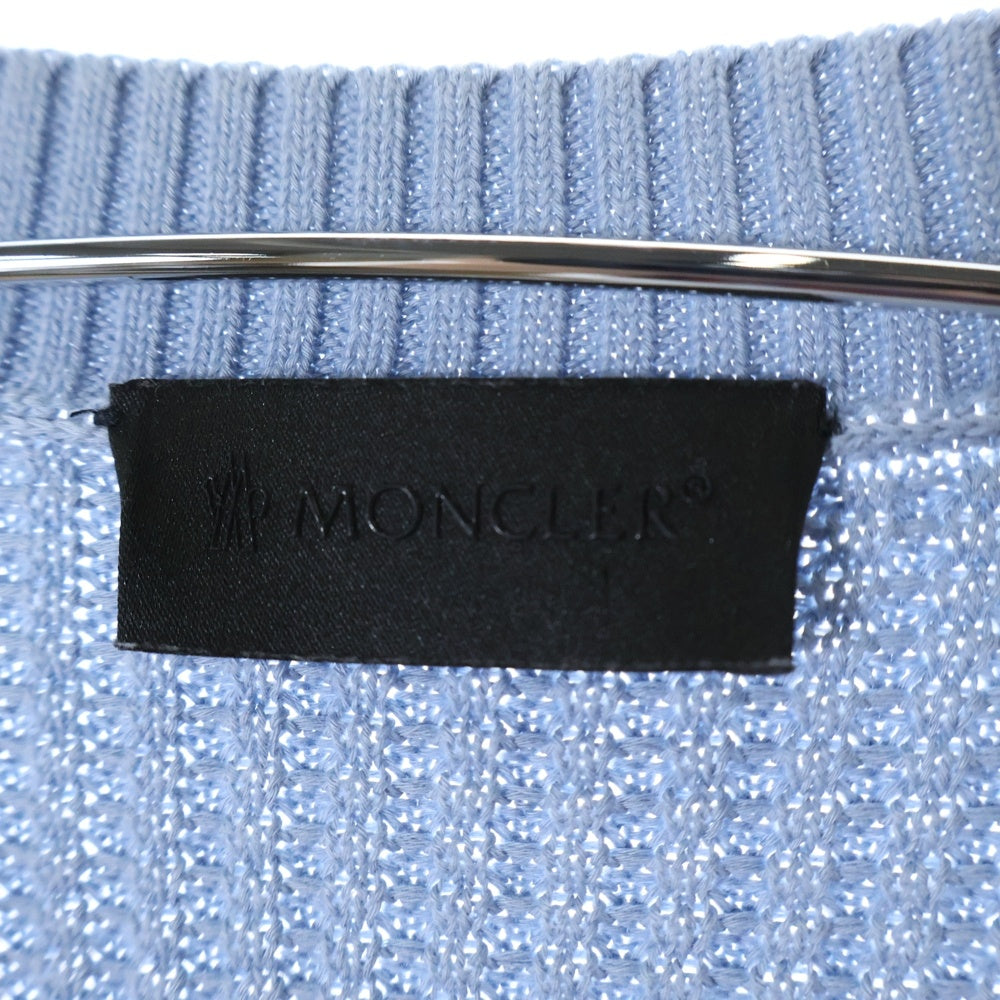 MONCLER(モンクレール) 23SS ロゴプリント クルーネック ワッフル ロングスリーブ 長袖ニット セーター ライトブルー I20919C00007 M1367