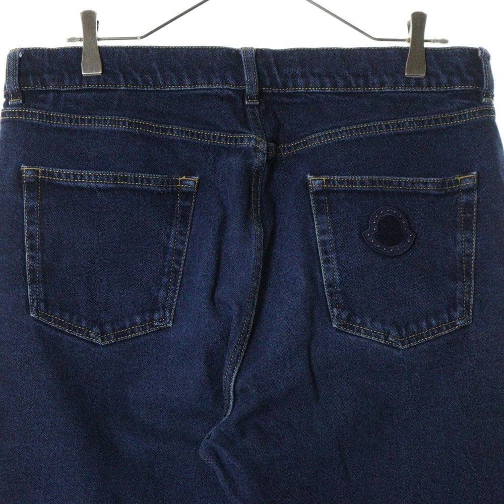 MONCLER(モンクレール) 22AW スタッズワッペンロゴ 5ポケット ストレートデニムパンツ ジーンズ インディゴ H20912A00017 596C8