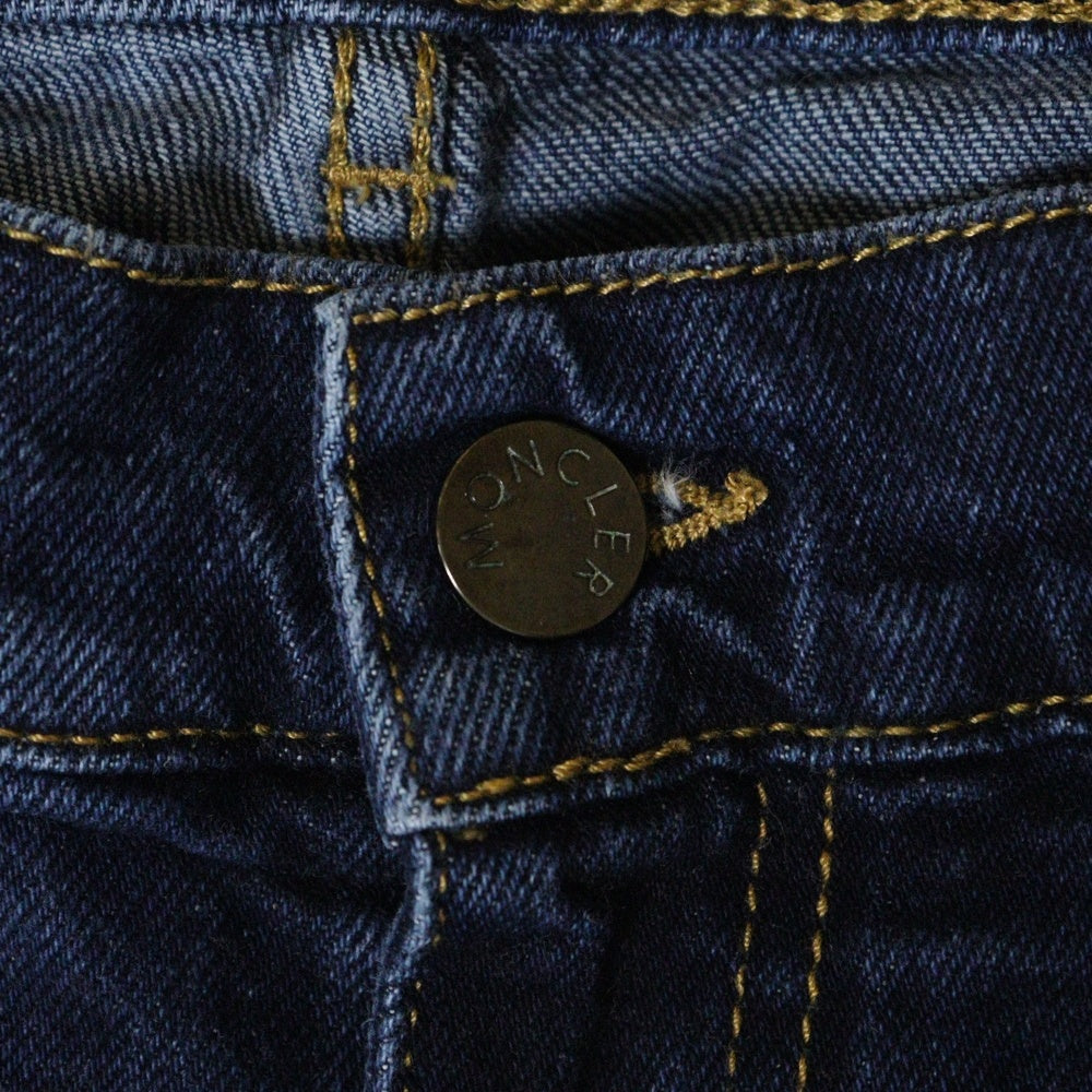 MONCLER(モンクレール) 22AW スタッズワッペンロゴ 5ポケット ストレートデニムパンツ ジーンズ インディゴ H20912A00017 596C8