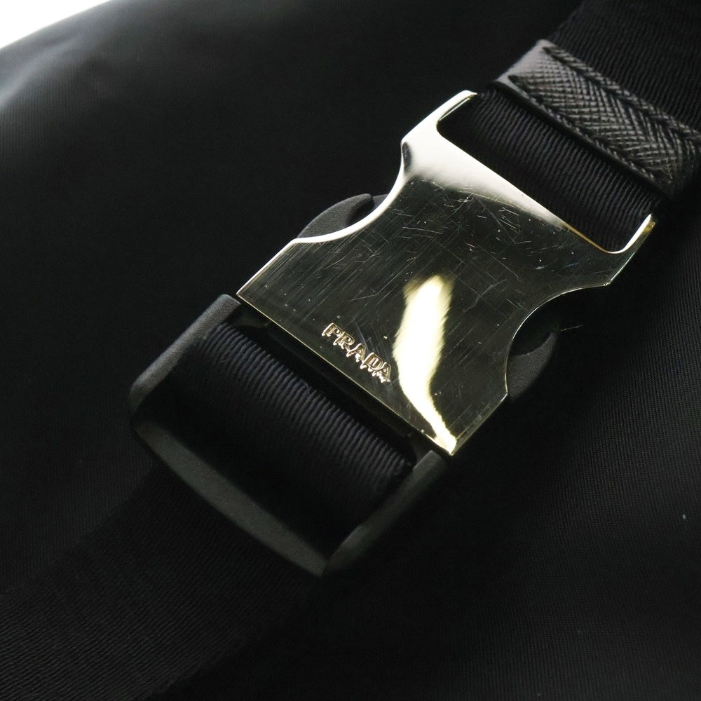 PRADA(プラダ) Re-Nylon サフィアーノレザー トライアングルロゴプレート ベルトバッグ ウエストポーチ ショルダー ボディバッグ シルバー金具 ブラック 2VL033