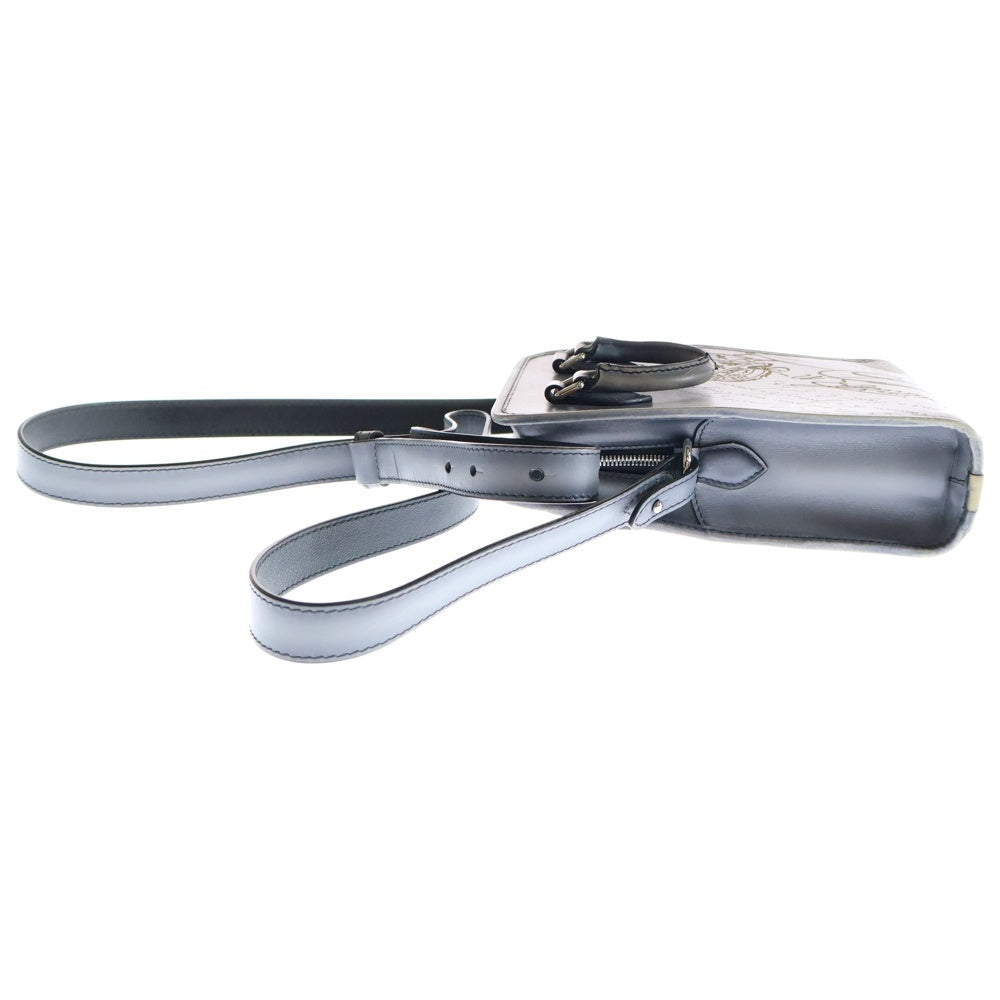 Berluti(ベルルッティ) プルミエジュール ガリバー カリグラフィ メッセンジャーバッグ ショルダーバッグ ミニバッグ グレー スクリットレザー シルバー金具