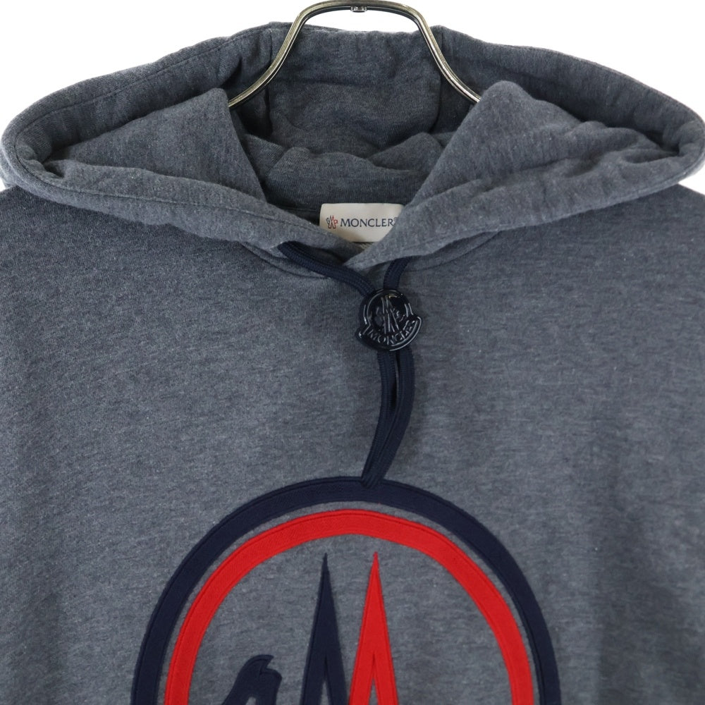 MONCLER(モンクレール) 20AW フロント ビッグロゴ刺繍 プルオーバースウェットパーカー フーディー グレー F20918G74610 80985