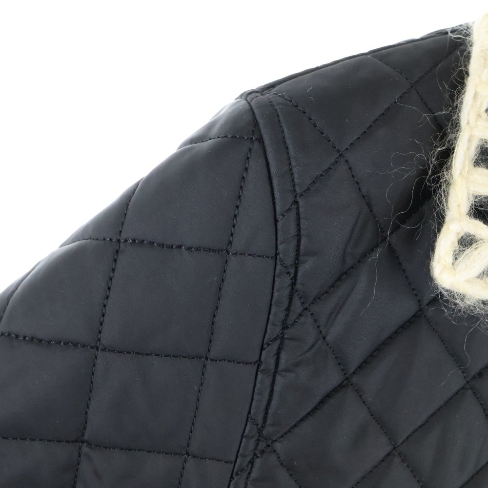 CHANEL(シャネル) COCO NEIGE ココネージュ ココマーク ワッペンロゴ キャメルステッチ ボア キルティング 中綿ジャケット ブラック レディース P59448V45266