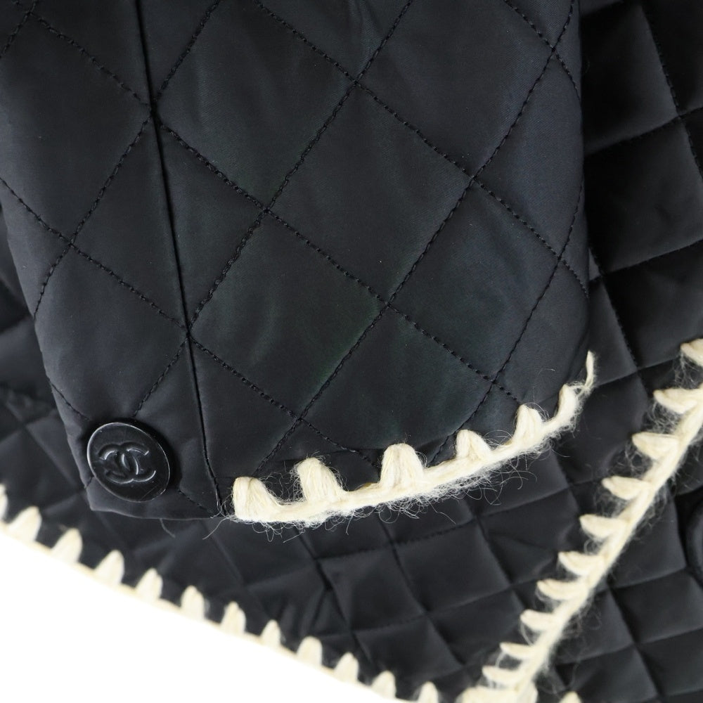 CHANEL(シャネル) COCO NEIGE ココネージュ ココマーク ワッペンロゴ キャメルステッチ ボア キルティング 中綿ジャケット ブラック レディース P59448V45266