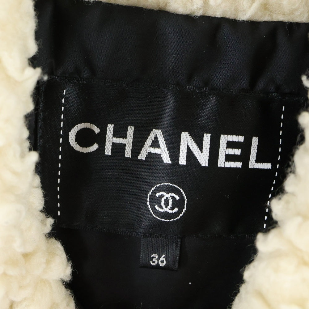 CHANEL(シャネル) COCO NEIGE ココネージュ ココマーク ワッペンロゴ キャメルステッチ ボア キルティング 中綿ジャケット ブラック レディース P59448V45266