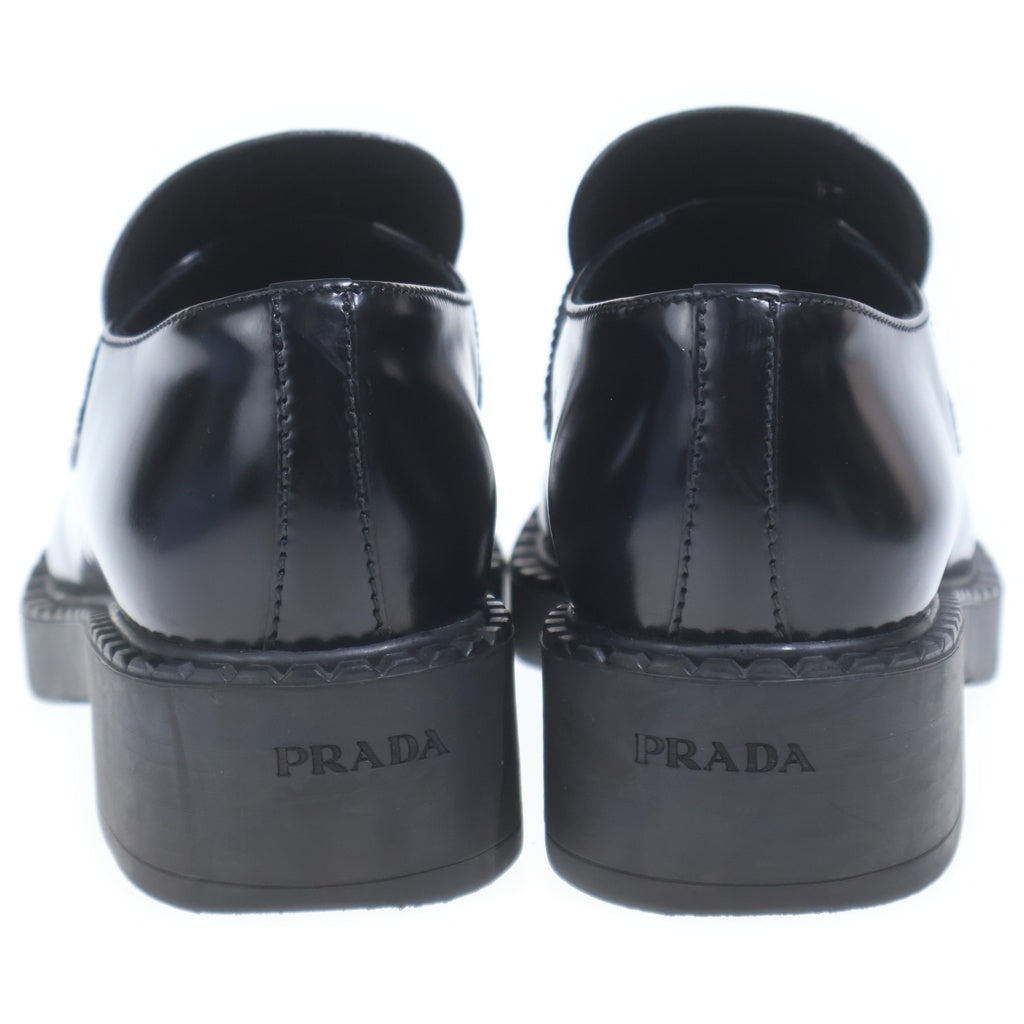 PRADA(プラダ) チョコレート トライアングルロゴプレート レザー ヒール ローファー シューズ ブラック 1D246M レディース