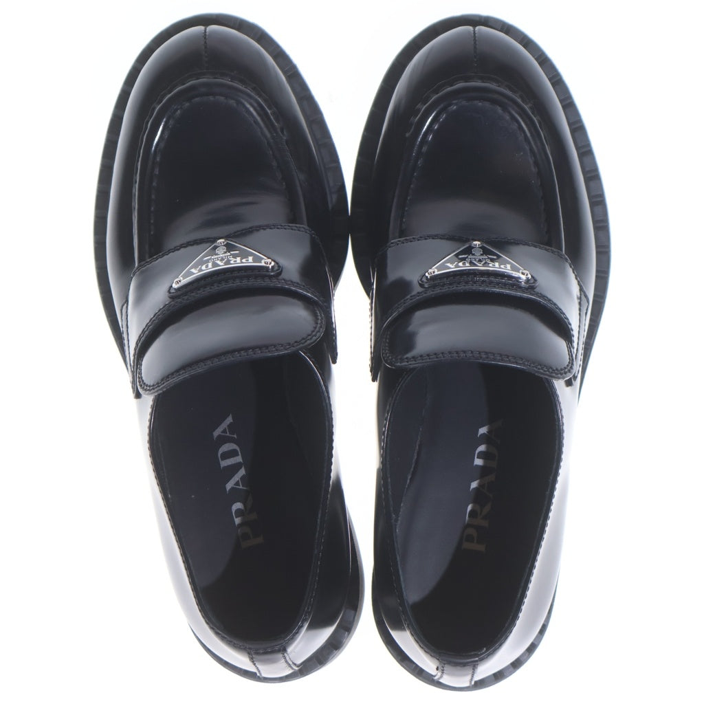 PRADA(プラダ) チョコレート トライアングルロゴプレート レザー ヒール ローファー シューズ ブラック 1D246M レディース