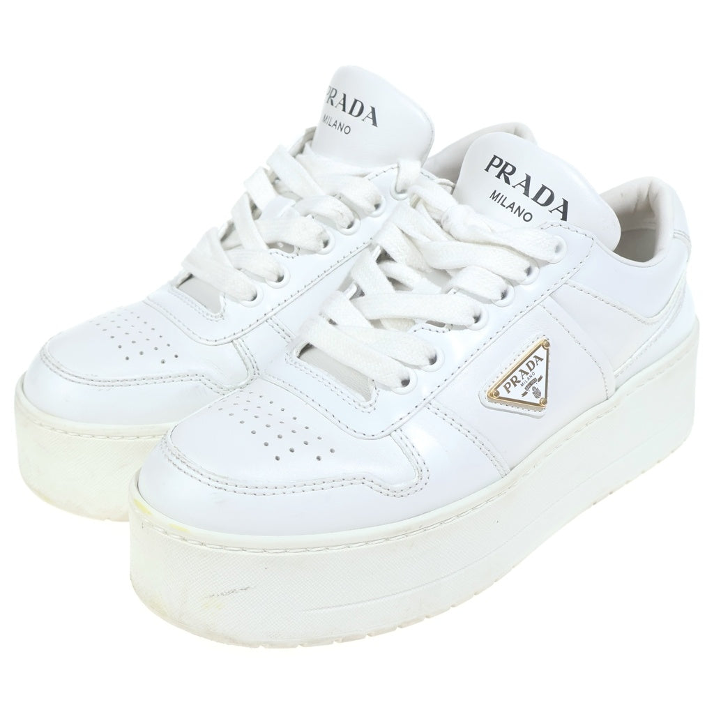 PRADA(プラダ) ダウンタウン ボールド トライアングルロゴプレート レザー レースアップ 厚底 ローカットシューズ スニーカー ホワイト レディース 1E792M