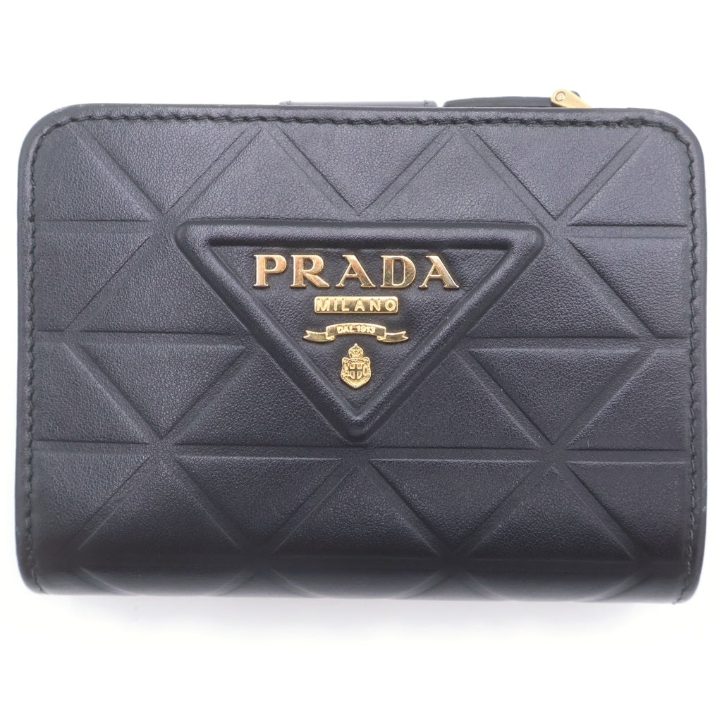 PRADA(プラダ) トライアングルモチーフ 三つ折り財布 コンパクトウォレット コインケース ブラック カーフスキン 1ML018 ゴールド金具 レディース