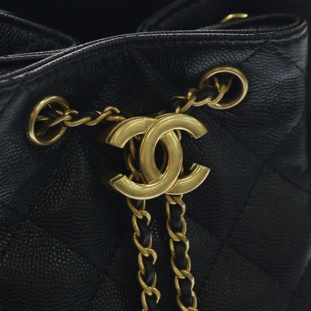 CHANEL(シャネル) シャネル25 ミディアム キャビアスキン レザー リュックサック バックパック ゴールド金具 ブラック プレート AS5600 レディース