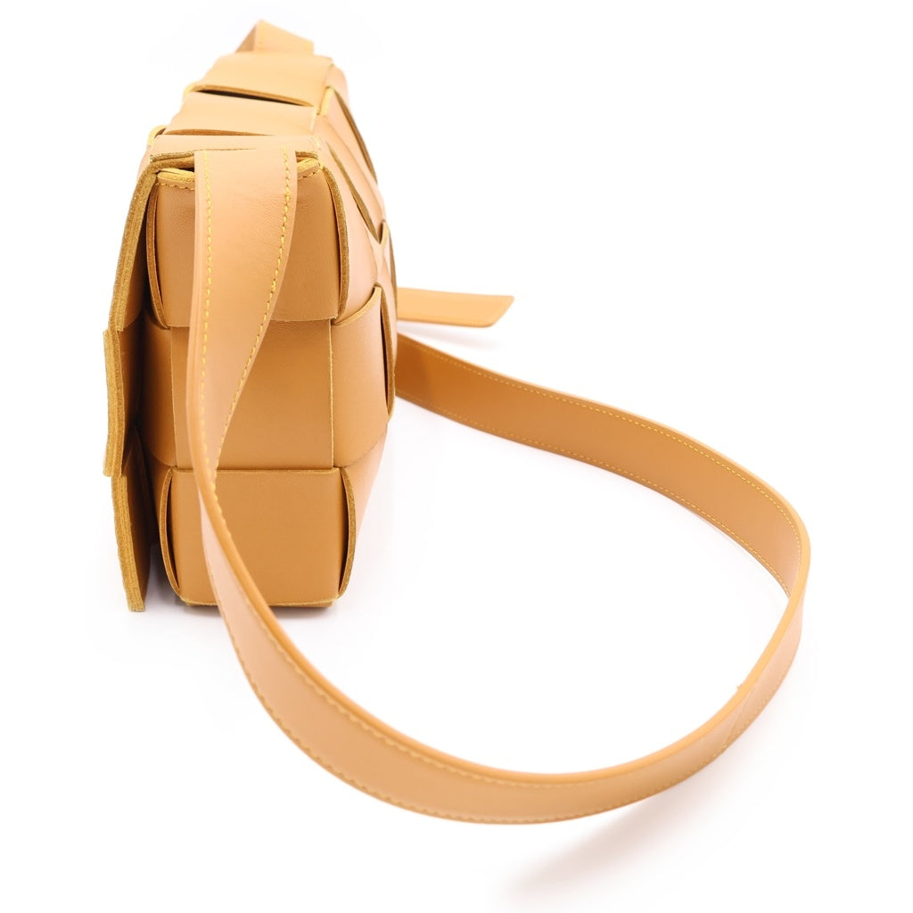 BOTTEGA VENETA(ボッテガヴェネタ) カセット スモールバッグ ショルダーバッグ マスタード レザー ゴールド金具 レディース
