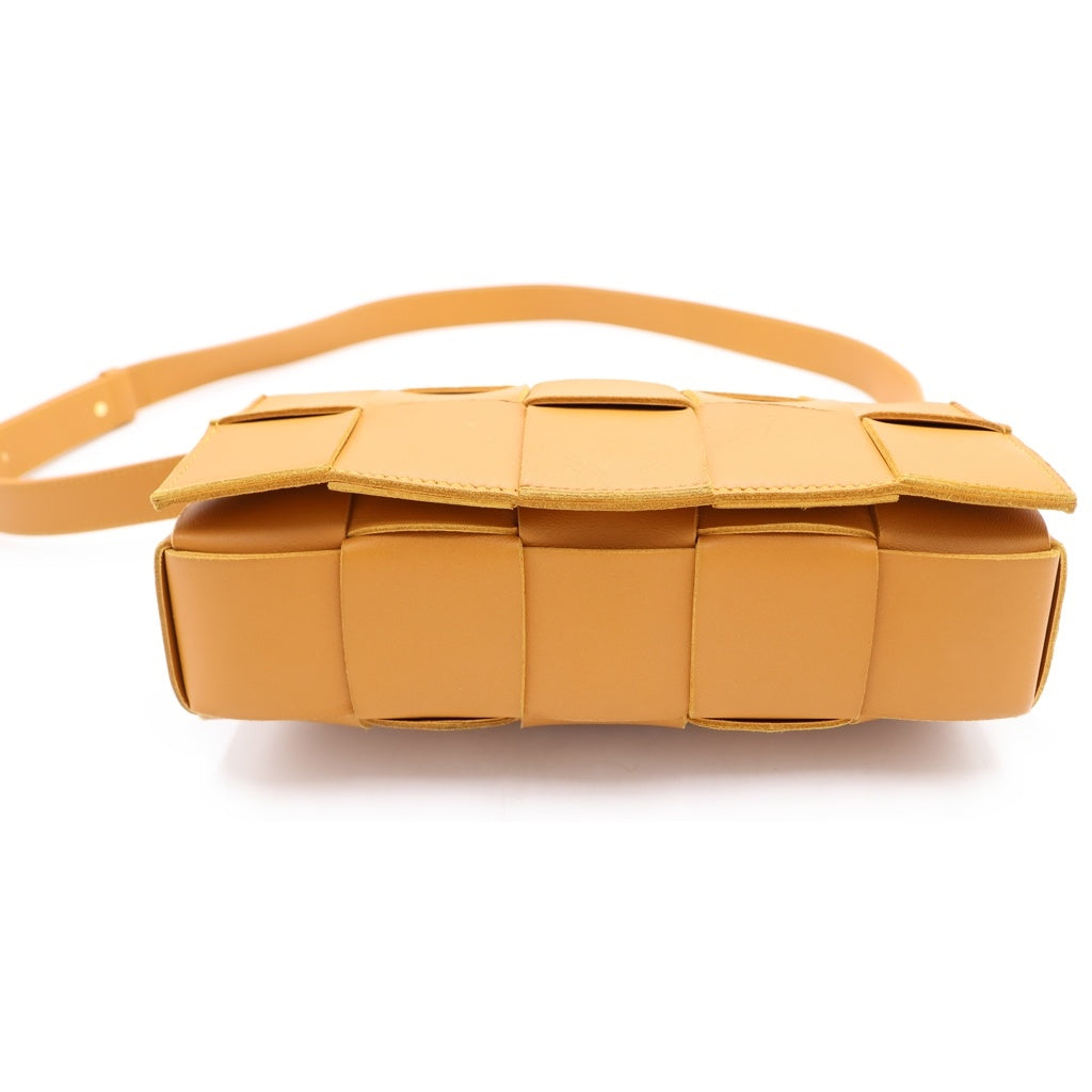 BOTTEGA VENETA(ボッテガヴェネタ) カセット スモールバッグ ショルダーバッグ マスタード レザー ゴールド金具 レディース