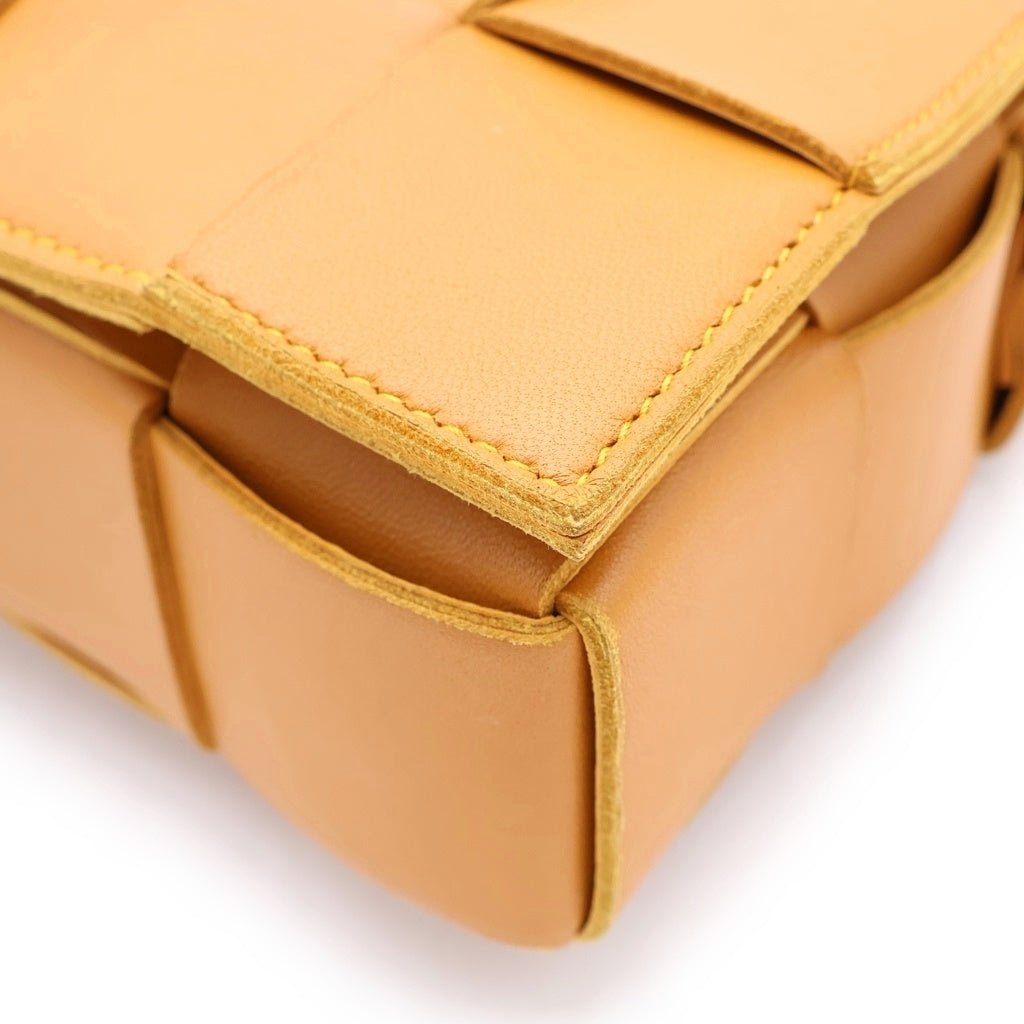 BOTTEGA VENETA(ボッテガヴェネタ) カセット スモールバッグ ショルダーバッグ マスタード レザー ゴールド金具 レディース