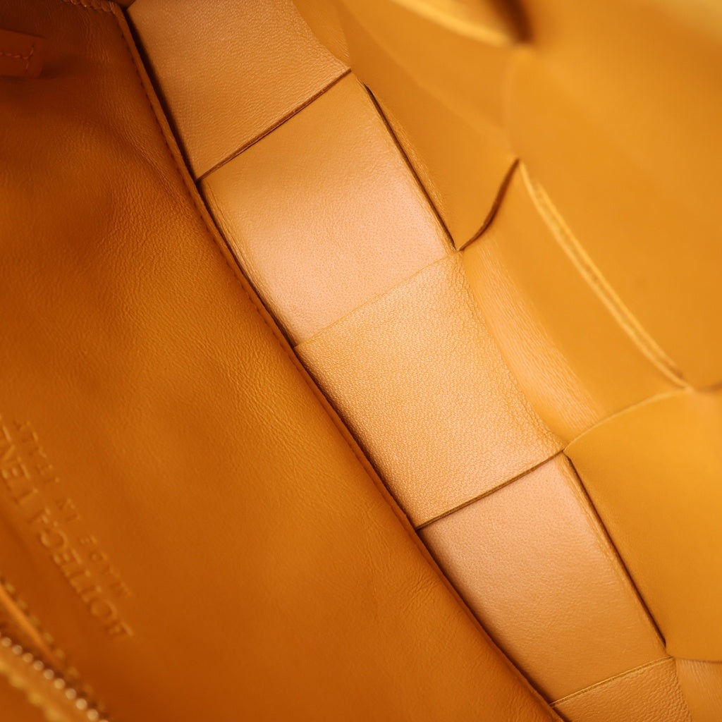 BOTTEGA VENETA(ボッテガヴェネタ) カセット スモールバッグ ショルダーバッグ マスタード レザー ゴールド金具 レディース