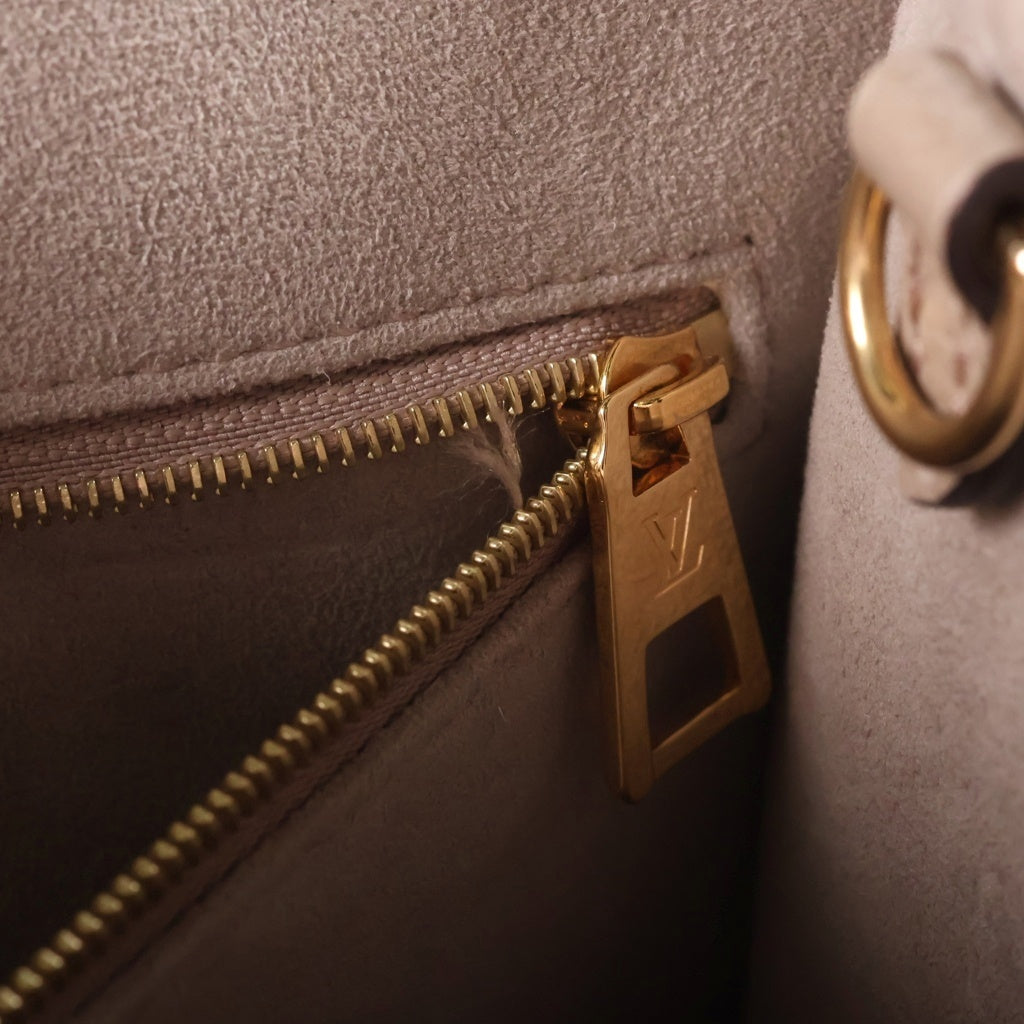 LOUIS VUITTON(ルイヴィトン) モノグラム・アンプラント オンザゴー PM 2WAYショルダーバッグ ハンドバッグ ベージュ レザー M45779 ゴールド金具 レディース