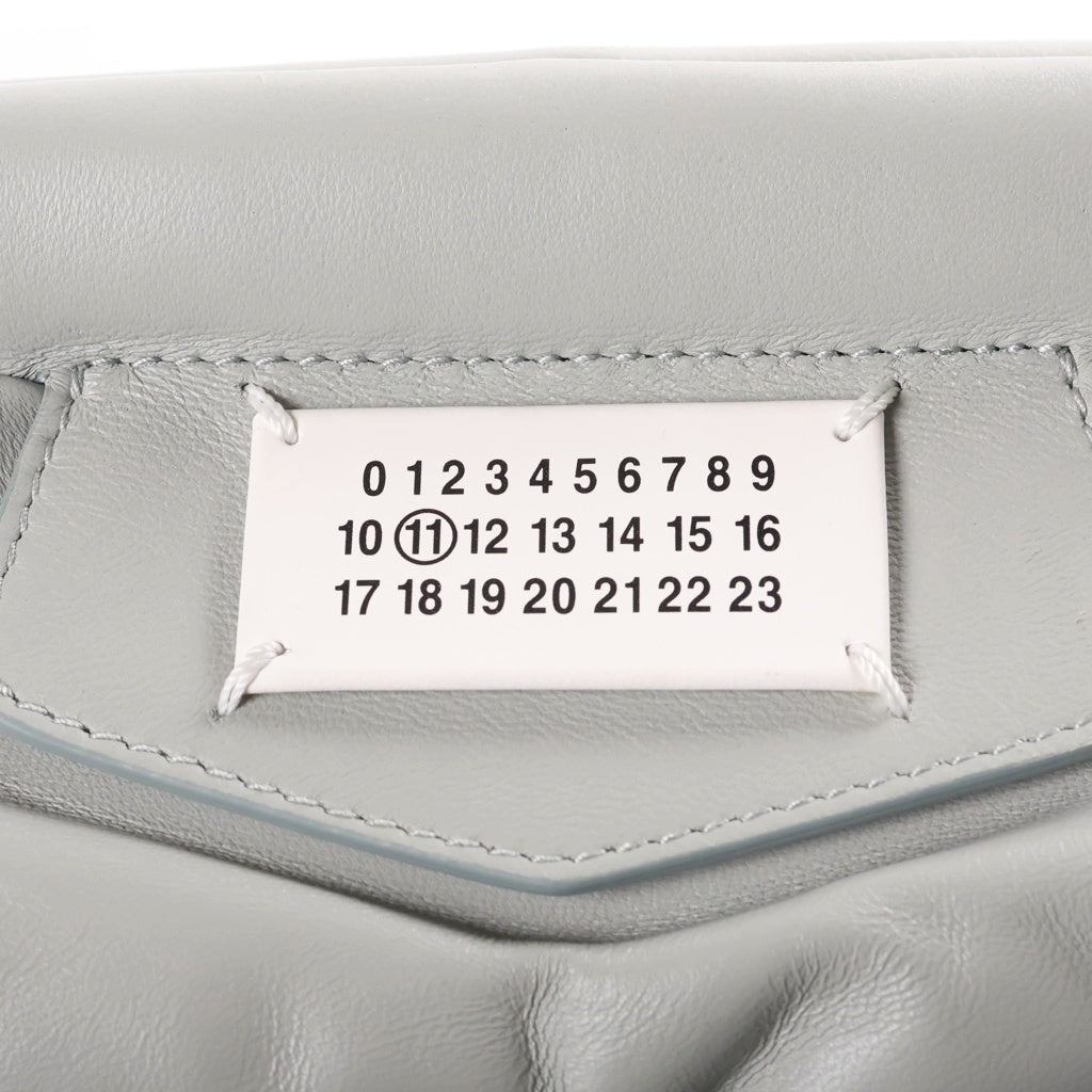 Maison Margiela(メゾンマルジェラ) グラムスラム クラシック スモール ラムスキン レザー ショルダーバッグ グレー シルバー金具 SB1WG0028 レディース