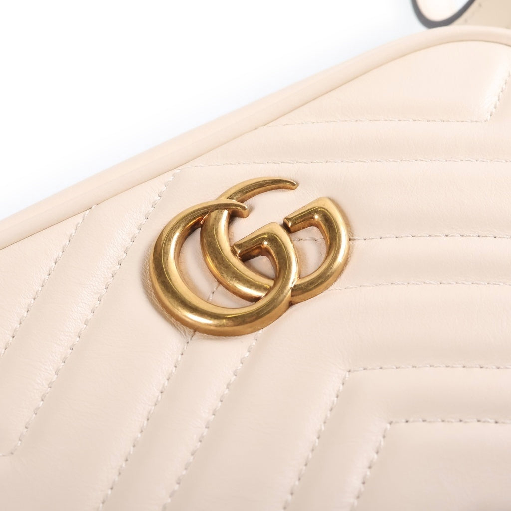 GUCCI(グッチ) GGマーモント チェーン付ショルダーバッグ カメラバッグ ホワイト レザー 448065 レディース