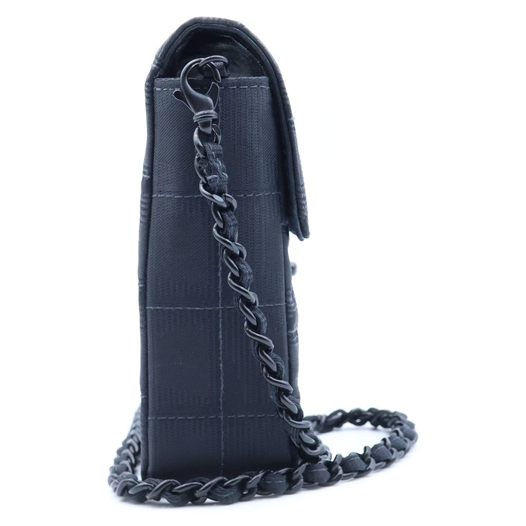CHANEL(シャネル) ニュートラベルライン チェーンショルダーバッグ ブラック ナイロン ブラック金具 レディース
