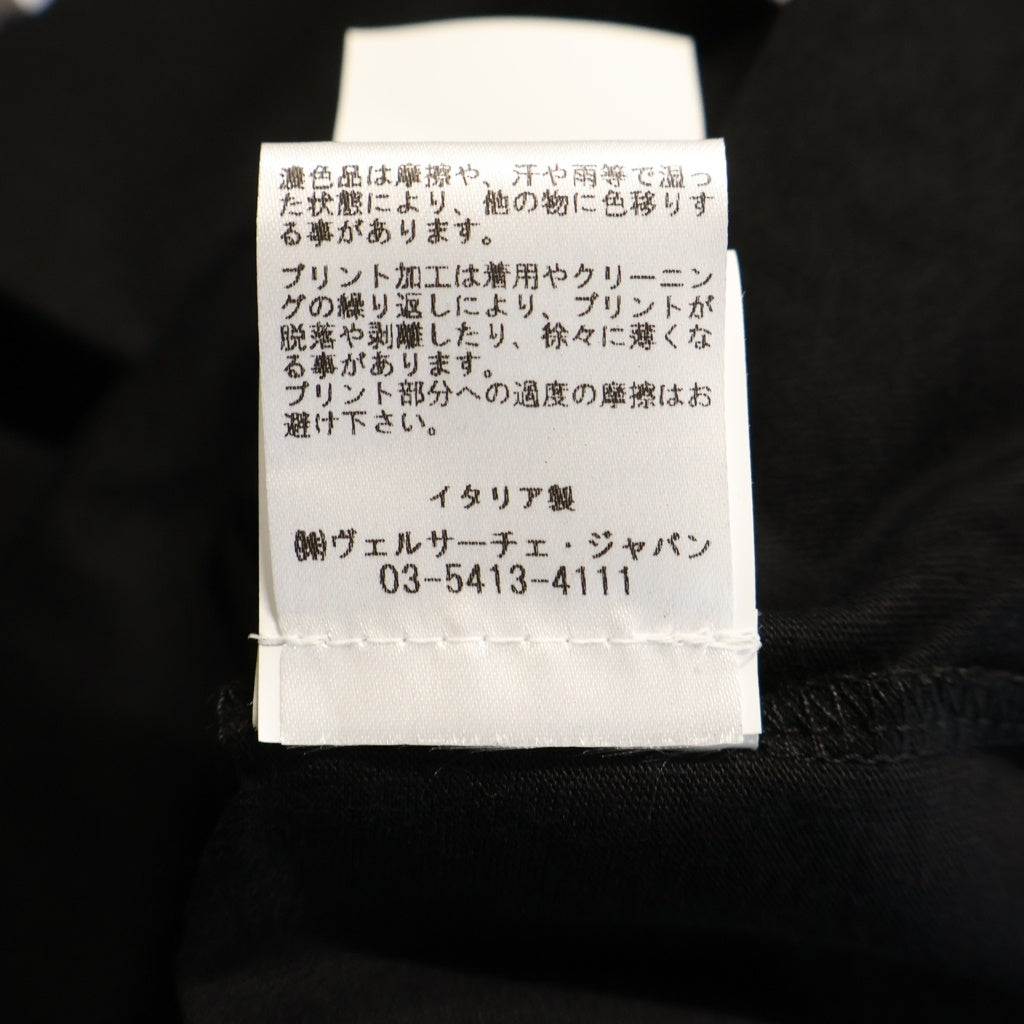 VERSACE(ヴェルサーチ) ヒル プリント ロゴ 半袖Tシャツ カットソー ブラック×ピンク #L 1012926