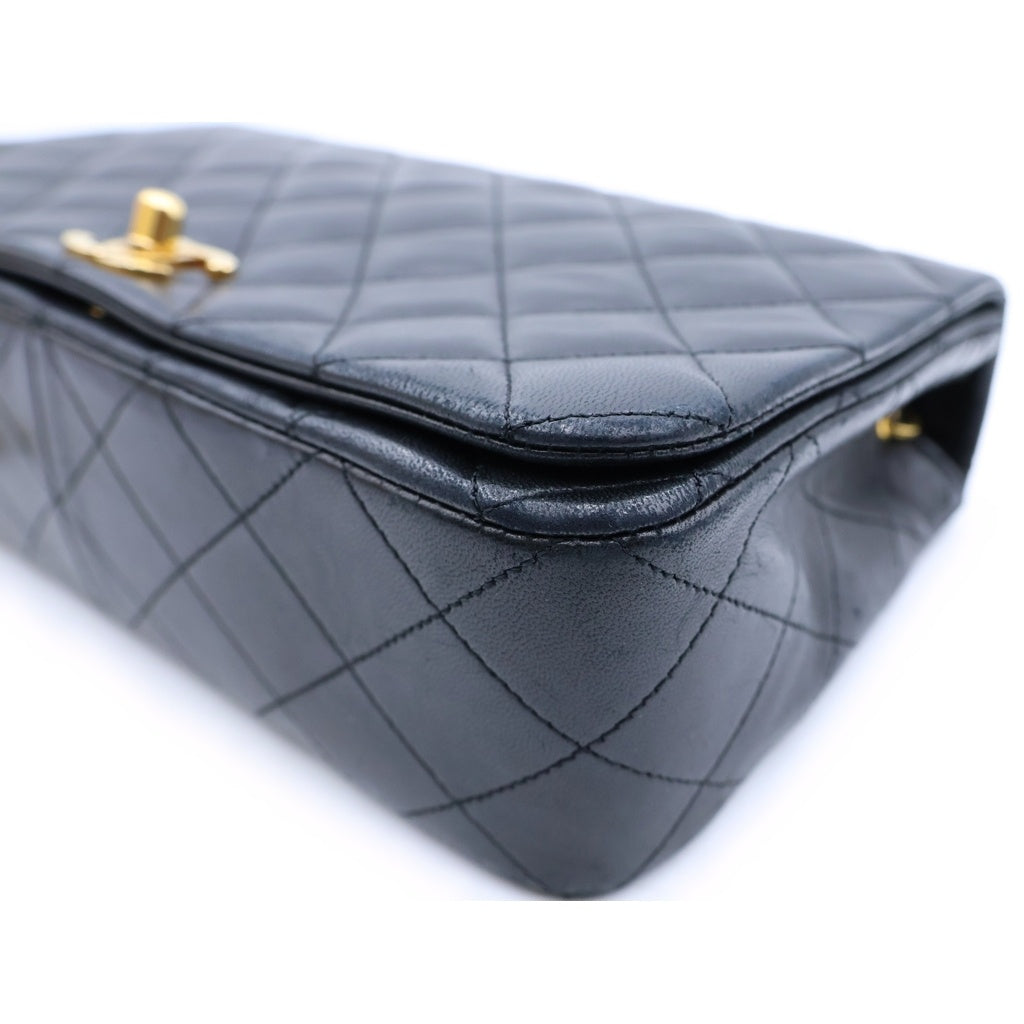 CHANEL(シャネル) ミニマトラッセ23 フルフラップ ターンロック チェーンショルダーバッグ ブラック ラムスキン 1番台 ゴールド金具 レディース