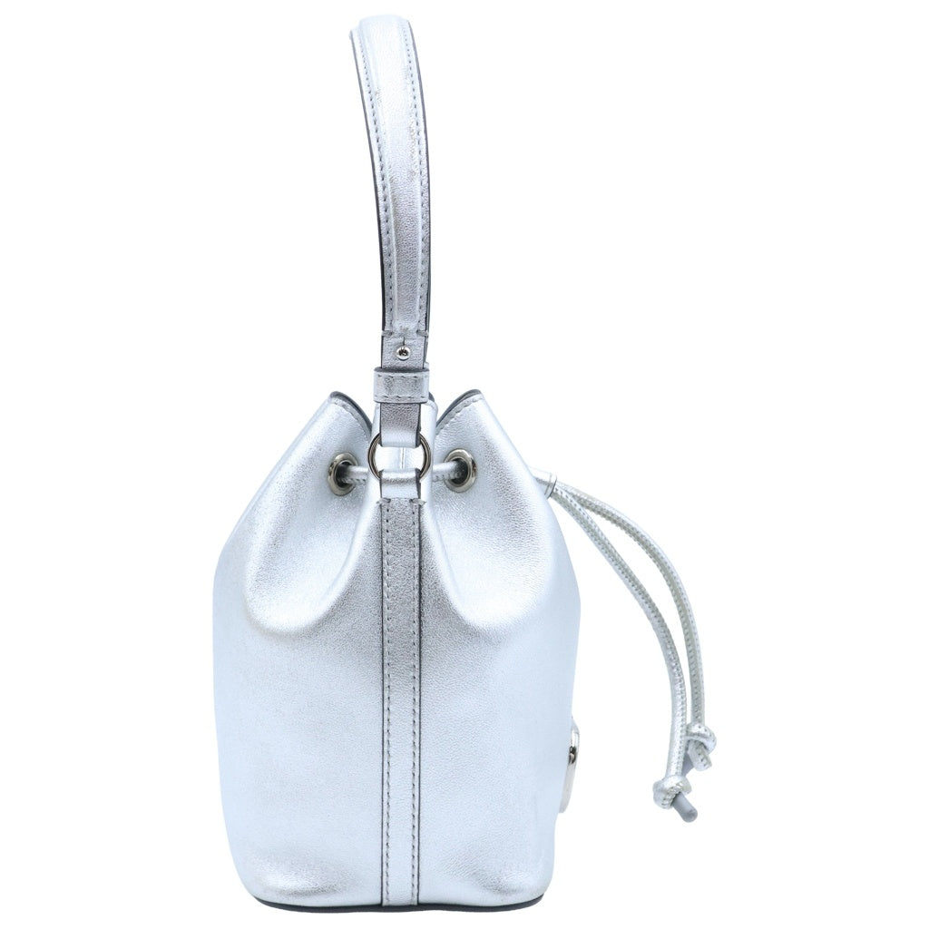 VALENTINO(ヴァレンティノ) Vロゴ シグネチャー バケットバッグ ショルダーバッグ シルバー レザー シルバー金具 レディース