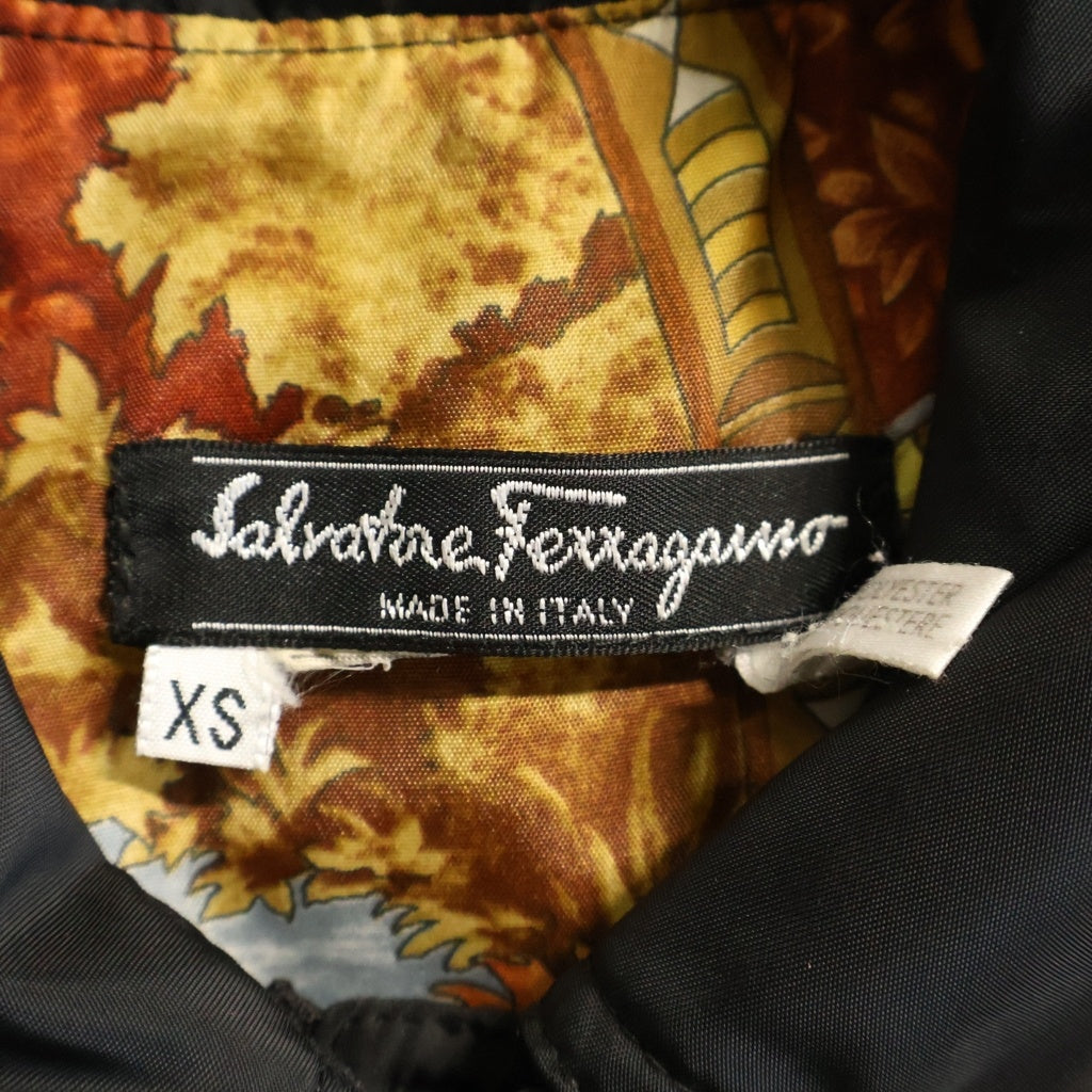 FERRAGAMO(フェラガモ) ブルゾン アニマルスカーフ柄 ブラック ナイロン RN136180843 レディース