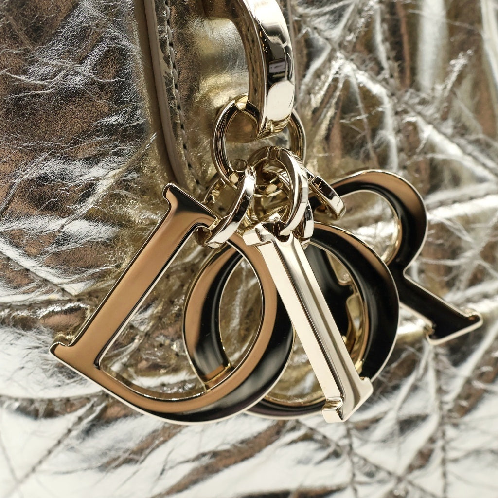 Christian Dior(クリスチャンディオール) ダイアゴナル バーティカルトートバッグ ハンドバッグ ショルダーバッグ ゴールド クリンクルド カーフスキン M2835OPWD_M25J ゴールド金具 レディース