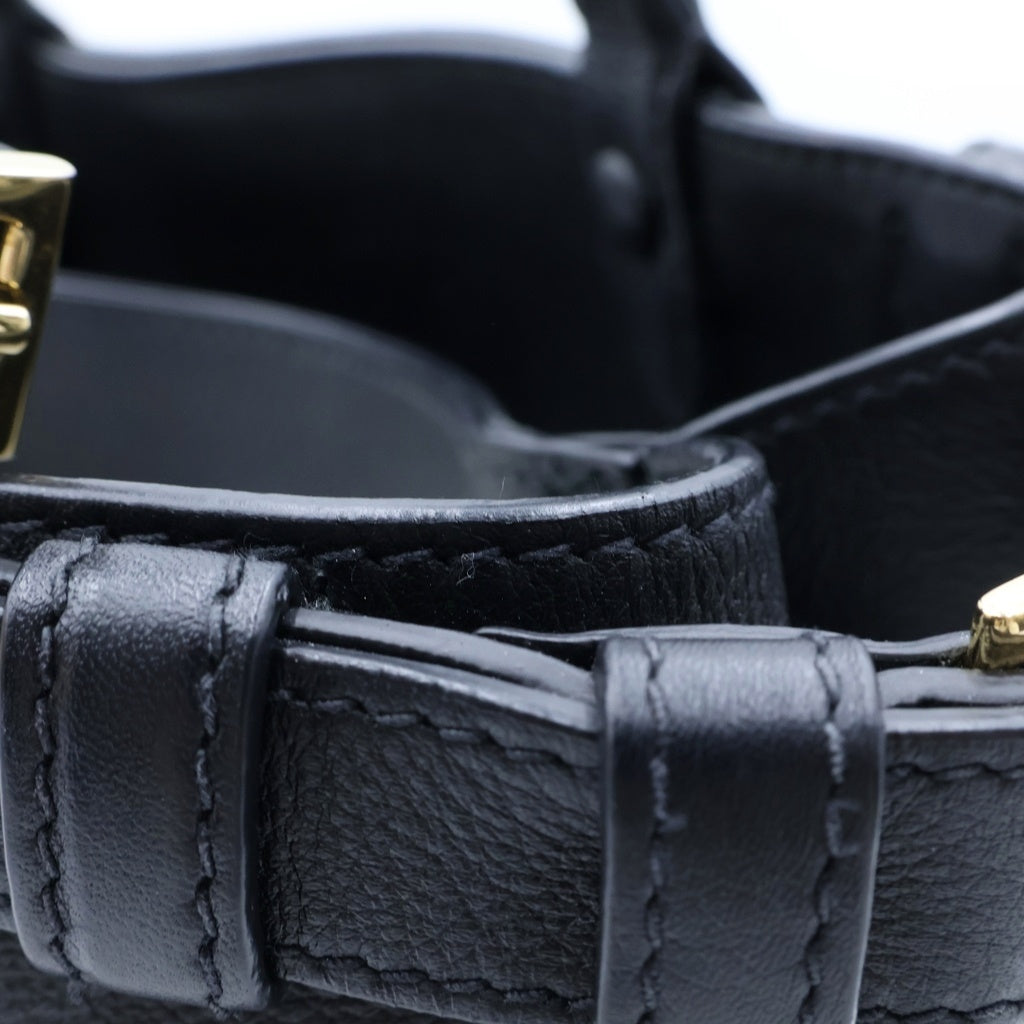 PRADA(プラダ) バックル ダブルベルト付 スモール ハンドバッグ 2WAY ソフトグレインレザー ブラック 1BA418 レディース