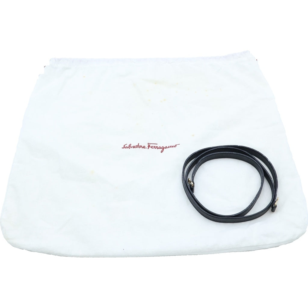 Salvatore Ferragamo(サルヴァトーレ フェラガモ) ヴァラリボン 型押しレザー 2WAY ハンド ショルダーバッグ ゴールド金具 ブラック レディース