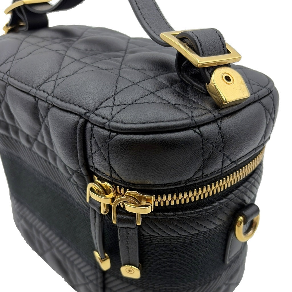 Christian Dior(クリスチャンディオール) トラベル スモール バニティ カナージュ ショルダーバッグ ブラック ラムスキン